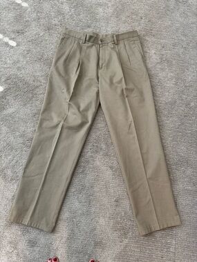 Dockers Men's Pleated Chinos in Olive Green